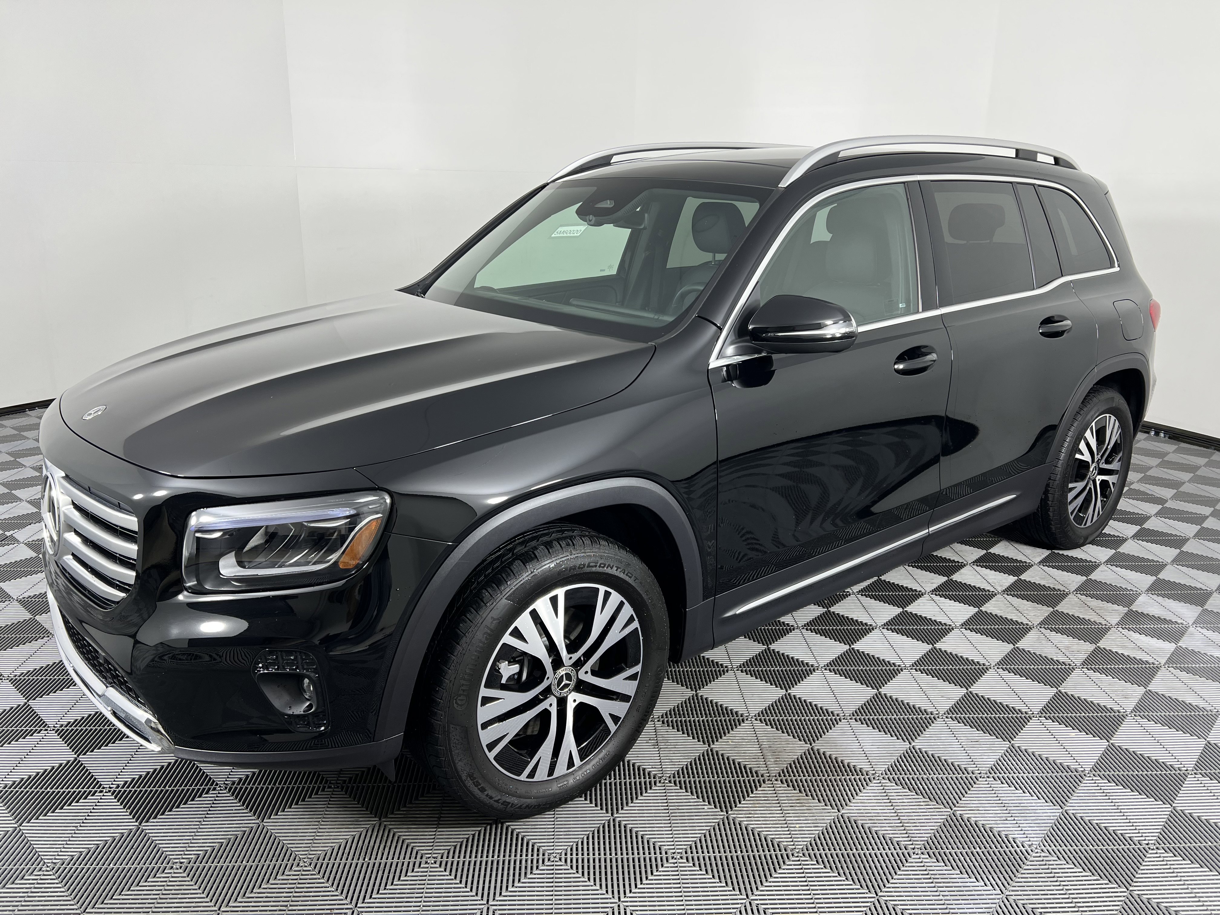 Used 2026 Mercedes-Benz GLB 250 4MATIC image 7