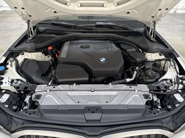 Used 2023 BMW 330i Sedan w/ Premium Package RWD image 31