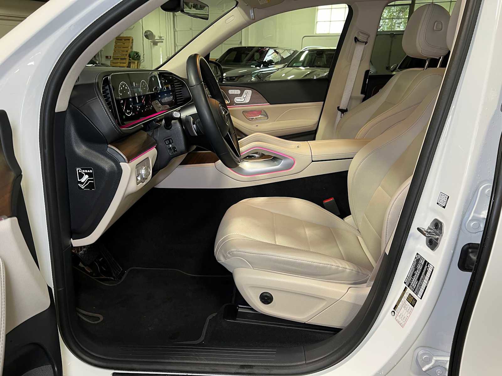 Used 2025 Mercedes-Benz GLS 450 4MATIC image 24