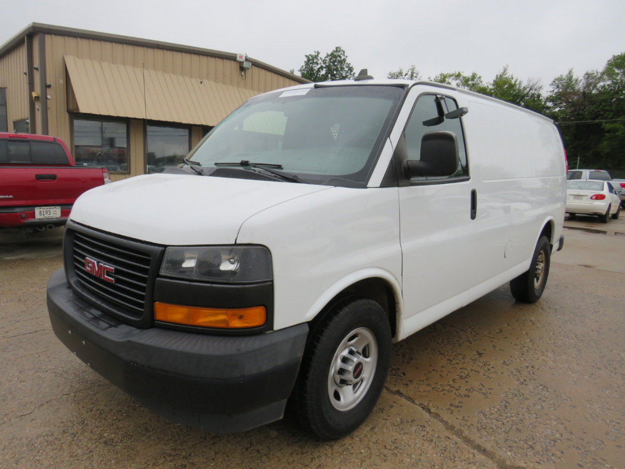 Used 2019 GMC Savana 2500 w/ Driver Convenience Package image 9