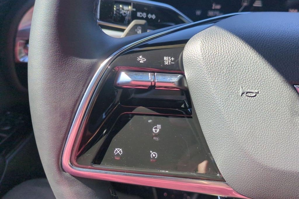 Certified 2024 Cadillac Lyriq Luxury image 26