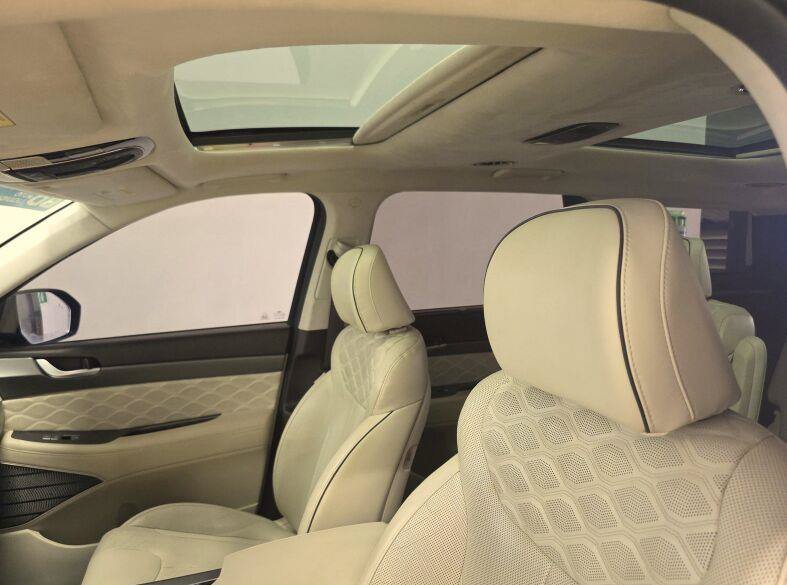 Used 2020 Hyundai Palisade Limited FWD image 2
