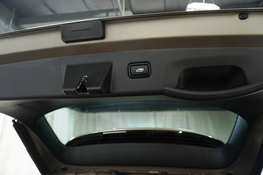 Certified 2025 Hyundai Tucson Limited AWD/4WD image 7