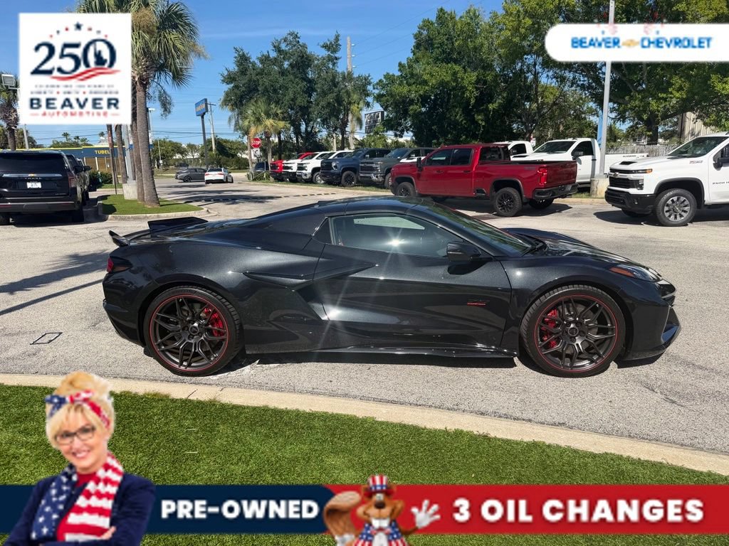 Used 2023 Chevrolet Corvette Z06 RWD image 3