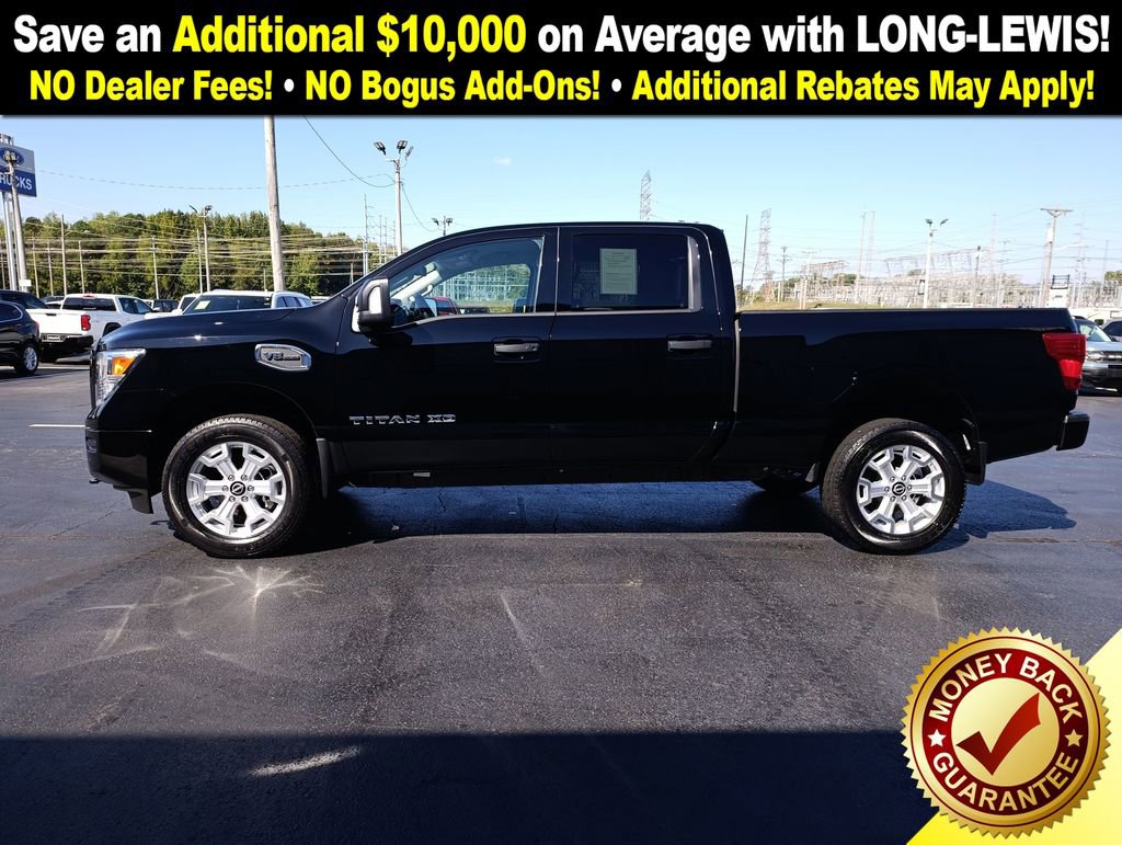 Used 2024 Nissan Titan SV w/ SV Convenience Package image 2