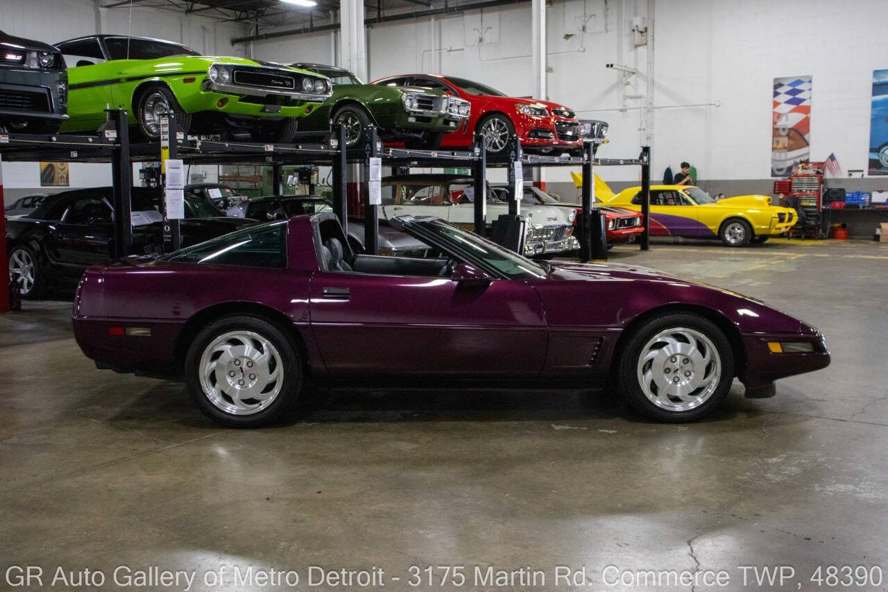 Used 1995 Chevrolet Corvette Coupe RWD image 9