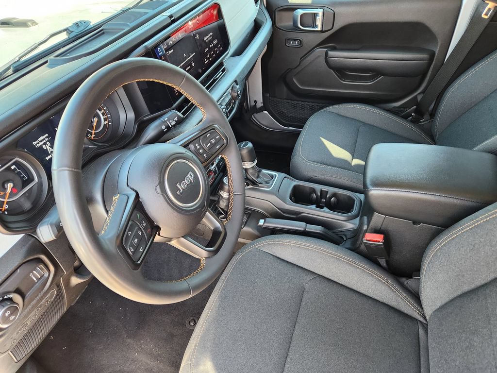 Used 2024 Jeep Gladiator Sport AWD/4WD image 7