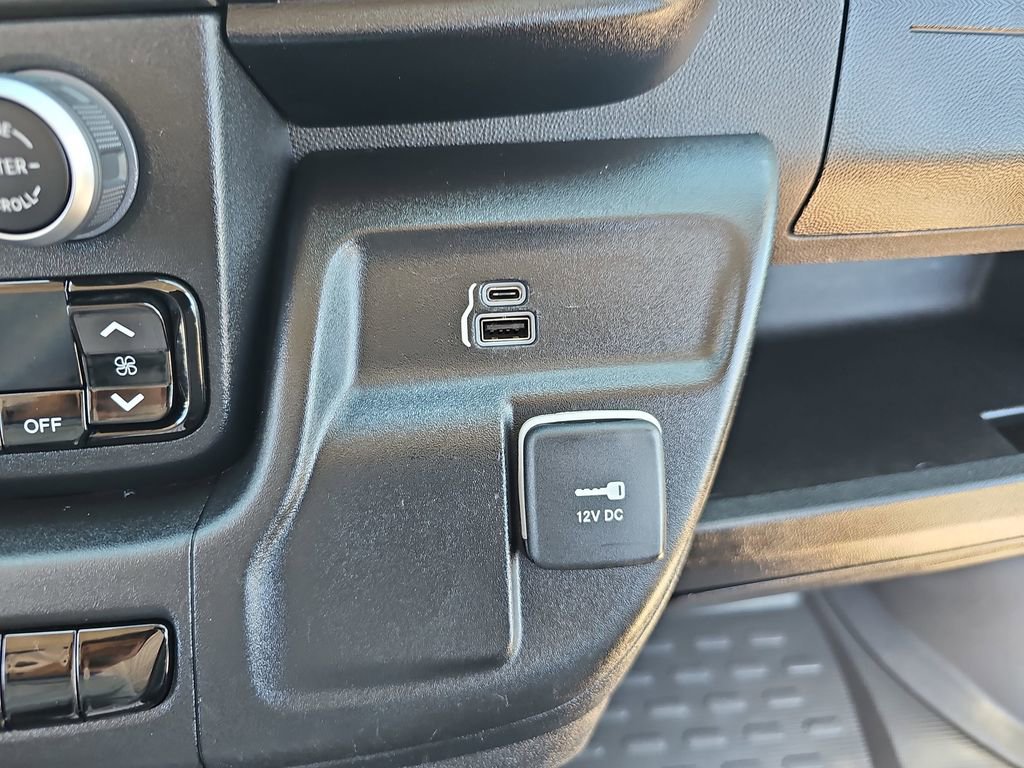 Used 2023 RAM ProMaster 2500 FWD image 24