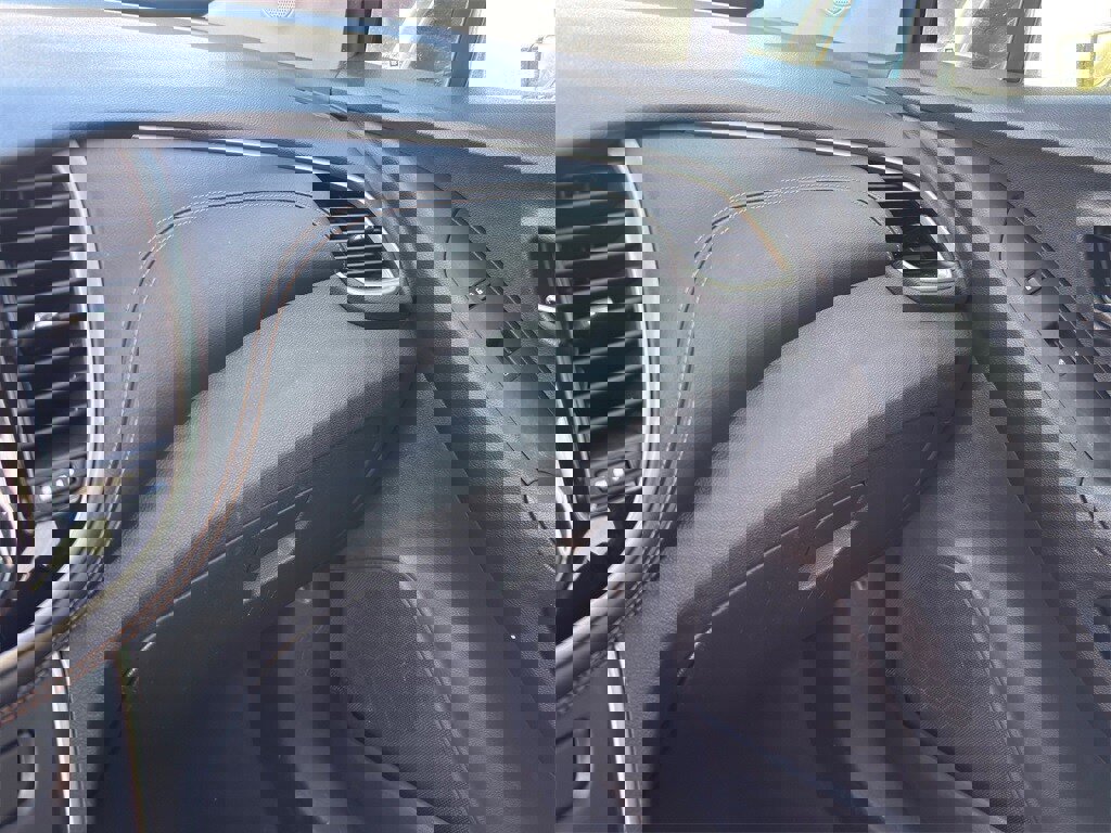 Used 2019 Chevrolet Trax LT w/ LT Convenience Package image 22