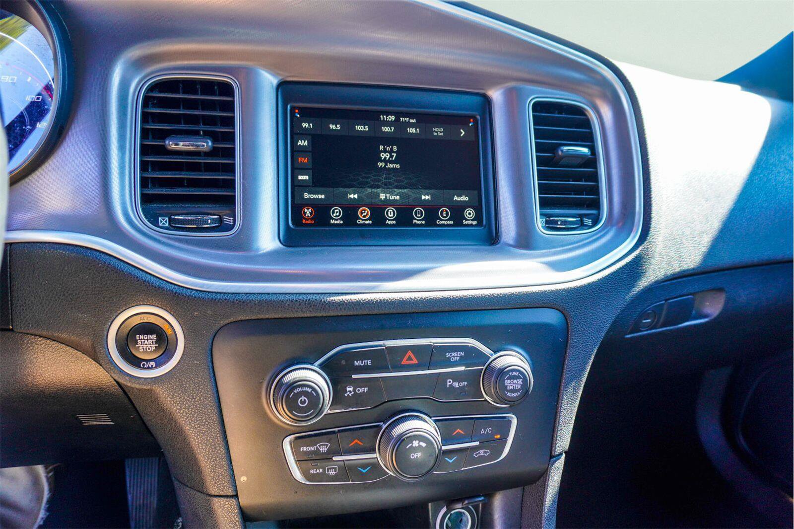 Used 2022 Dodge Charger SXT RWD image 21