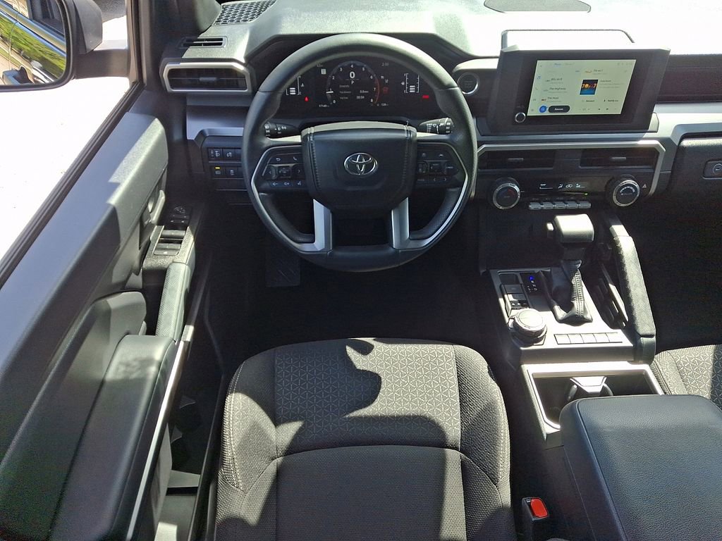 Used 2025 Toyota 4Runner SR5 AWD/4WD image 11