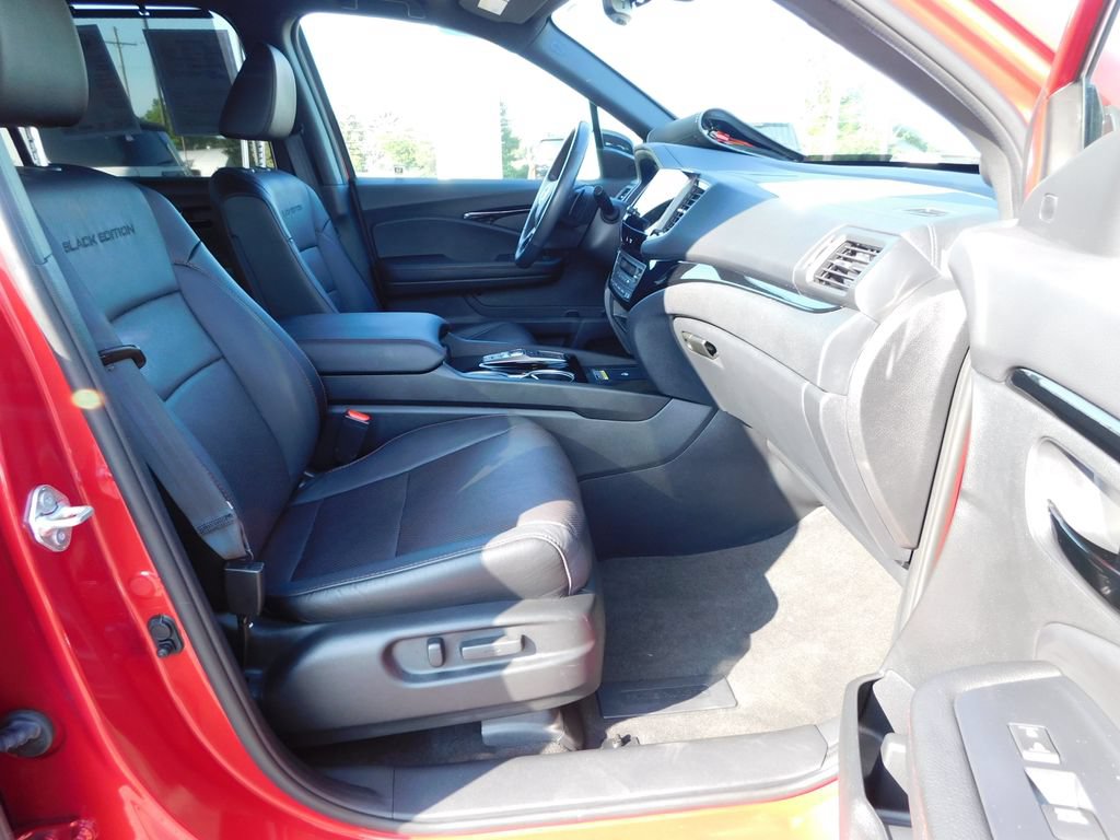 Used 2025 Honda Passport Black Edition image 18