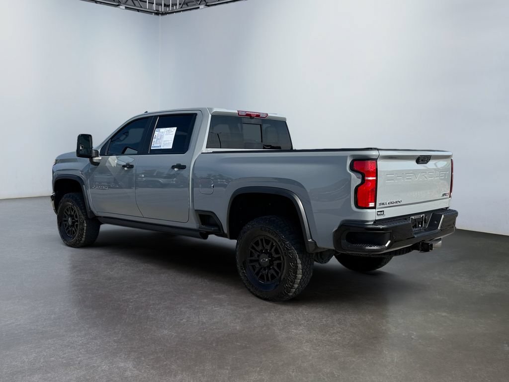 Used 2025 Chevrolet Silverado 2500 ZR2 w/ Technology Package AWD/4WD image 5