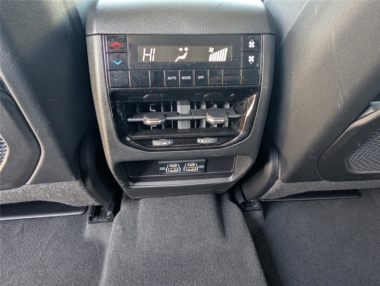 Used 2024 Jeep Grand Cherokee L Laredo AWD/4WD image 15