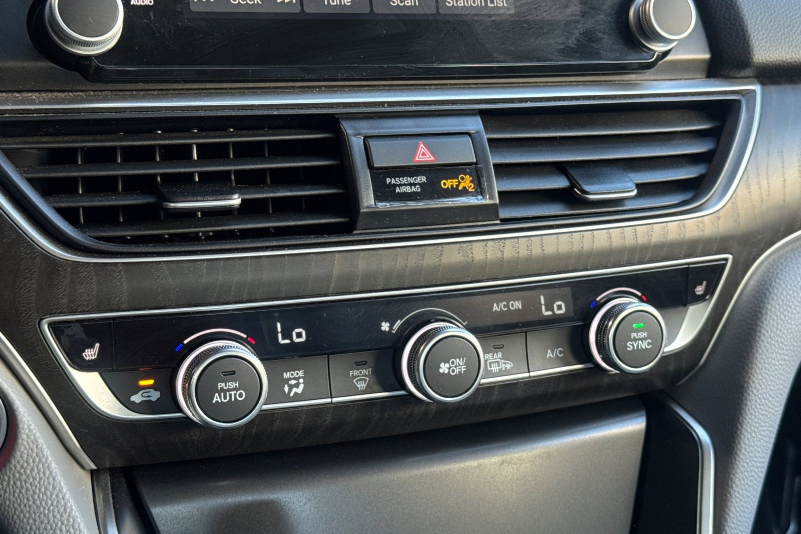 Used 2020 Honda Accord EX image 29