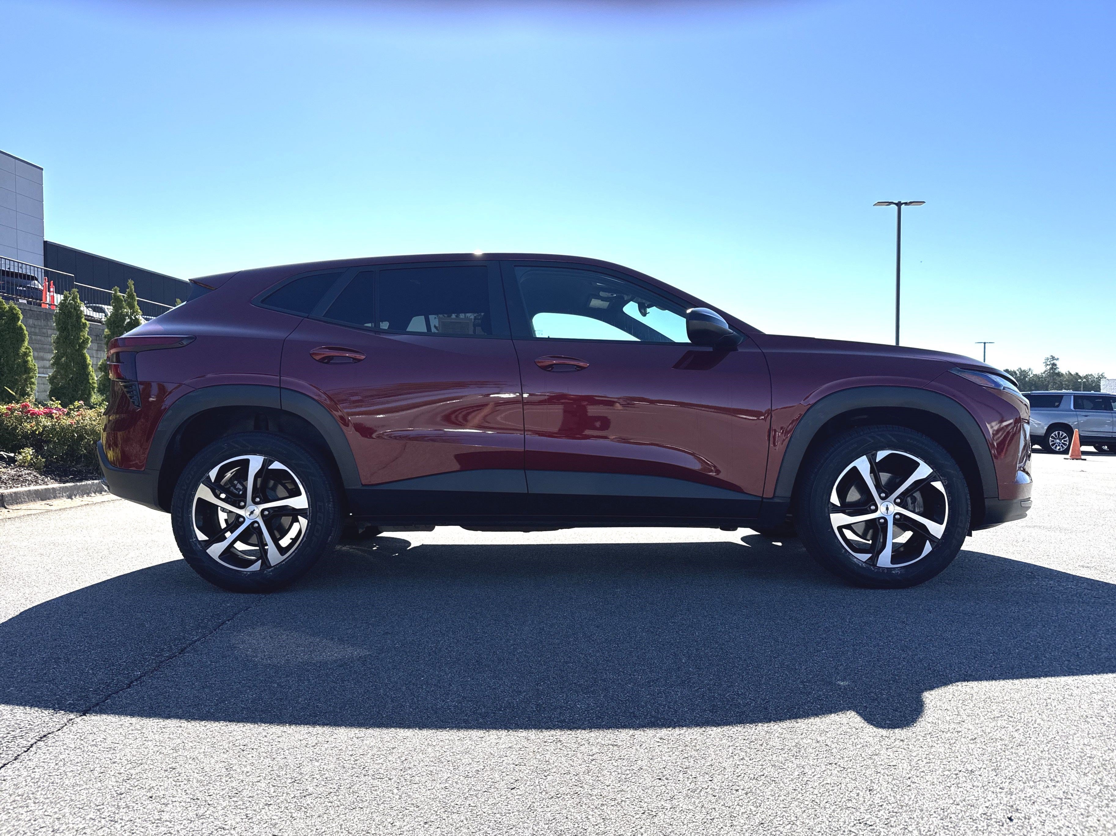Used 2024 Chevrolet Trax RS w/ Driver Confidence Package FWD image 11