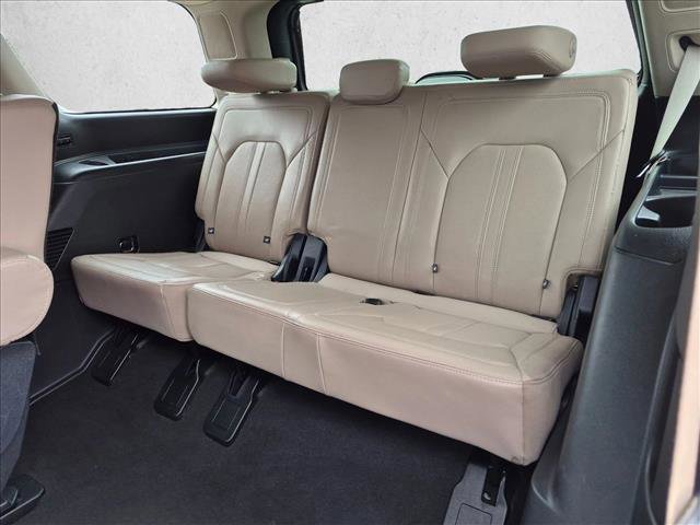 Used 2023 Ford Expedition Limited AWD/4WD image 20