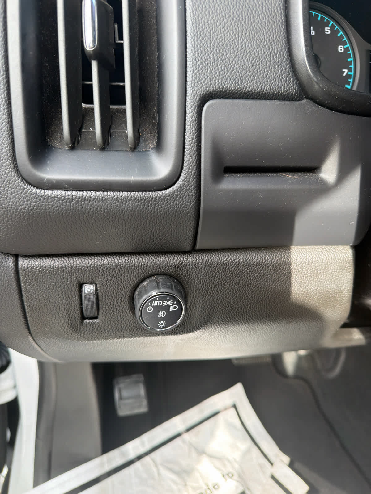 Used 2022 Chevrolet Colorado LT RWD image 19