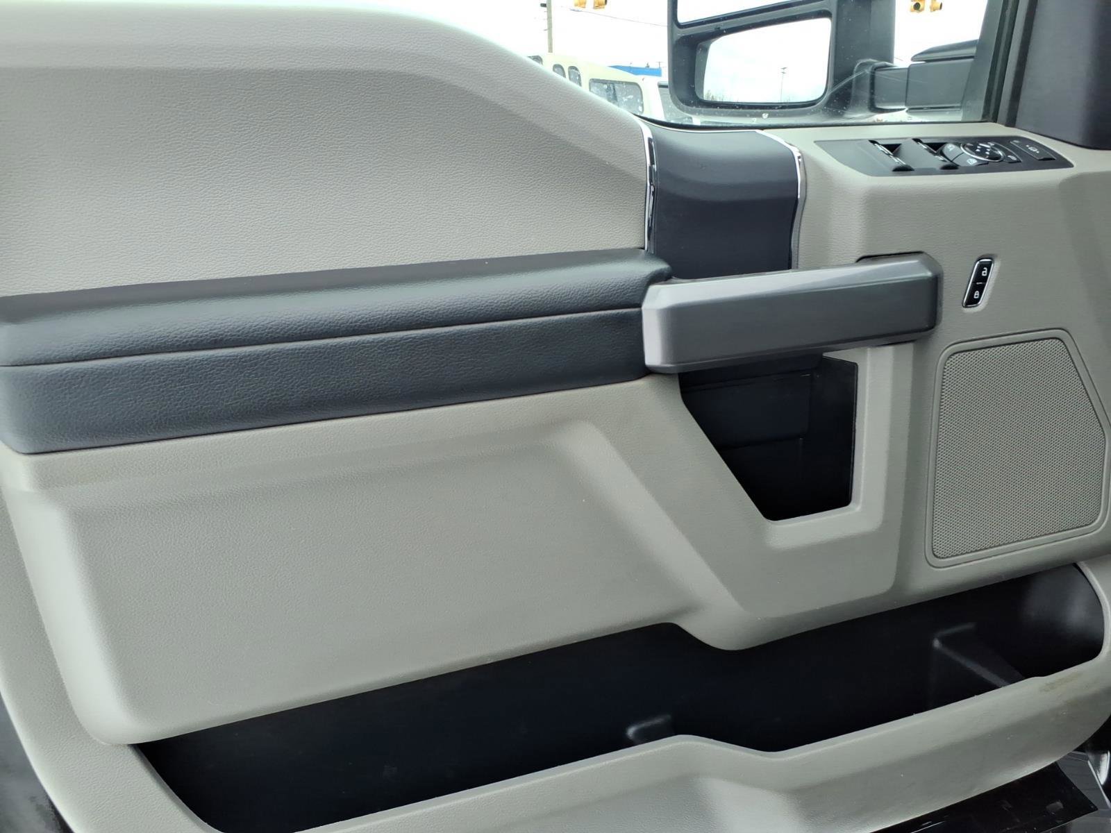 Used 2022 Ford F350 XLT w/ XLT Value Package image 11