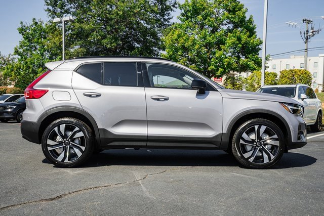 New 2026 Volvo XC40 B5 Plus w/ Protection Package Premier image 3