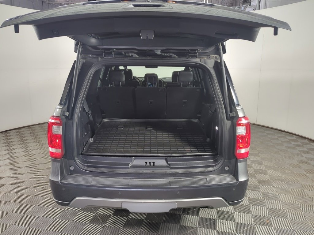 Used 2018 Ford Expedition XLT w/ Equipment Group 202A image 9
