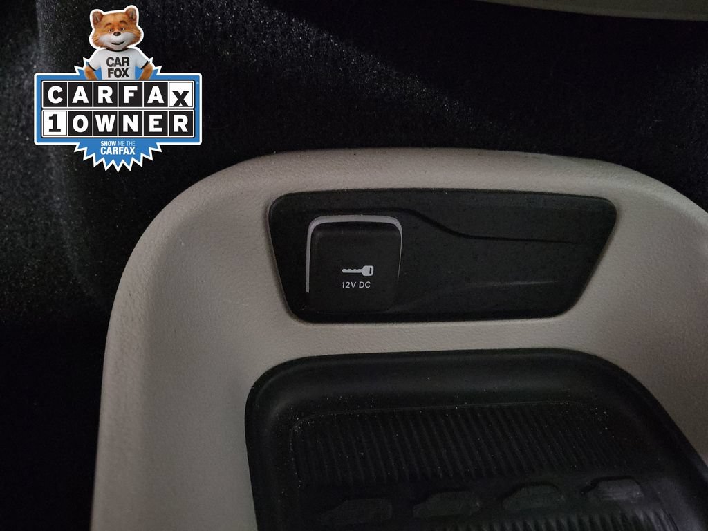 Used 2023 Chrysler Pacifica Touring-L FWD image 19