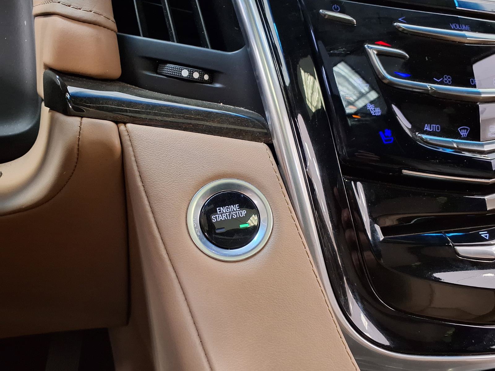 Used 2019 Cadillac Escalade ESV Platinum AWD/4WD image 30