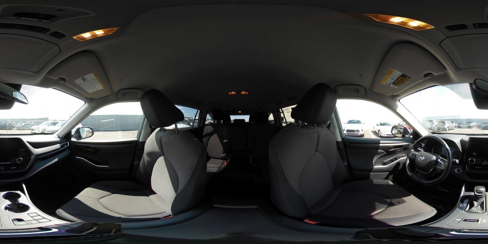 Used 2025 Toyota Highlander LE FWD image 44