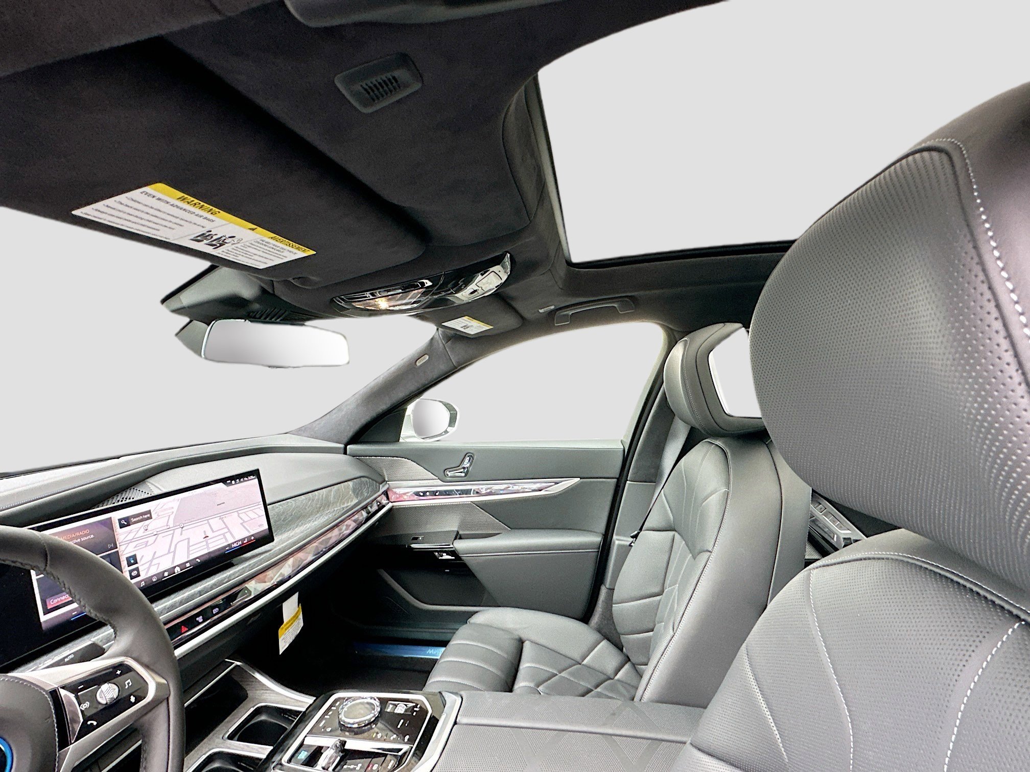 New 2025 BMW i7 eDrive50 w/ Executive Package image 17