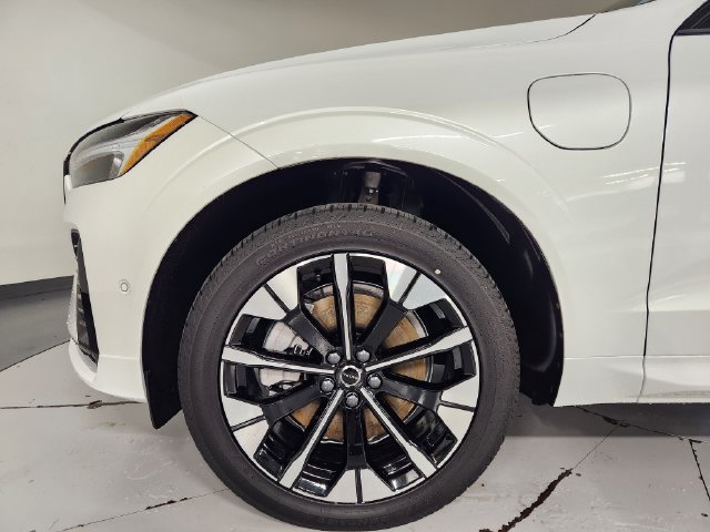New 2027 Volvo XC60 T8 Plus AWD/4WD image 11
