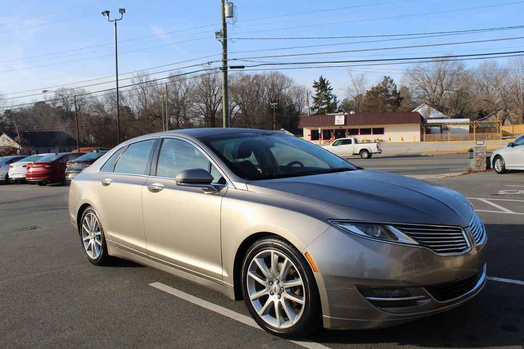 Used 2016 Lincoln MKZ AWD image 3