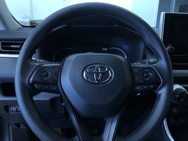 Used 2025 Toyota RAV4 XLE AWD/4WD image 24