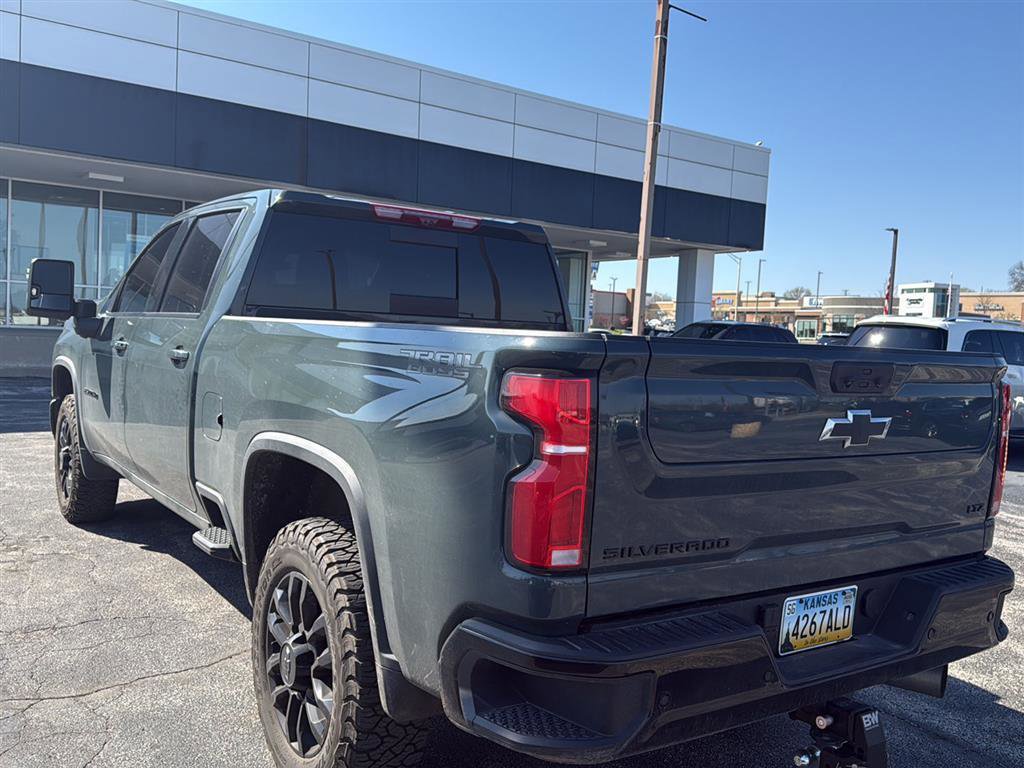Used 2025 Chevrolet Silverado 2500 LTZ w/ LTZ Plus Package image 6