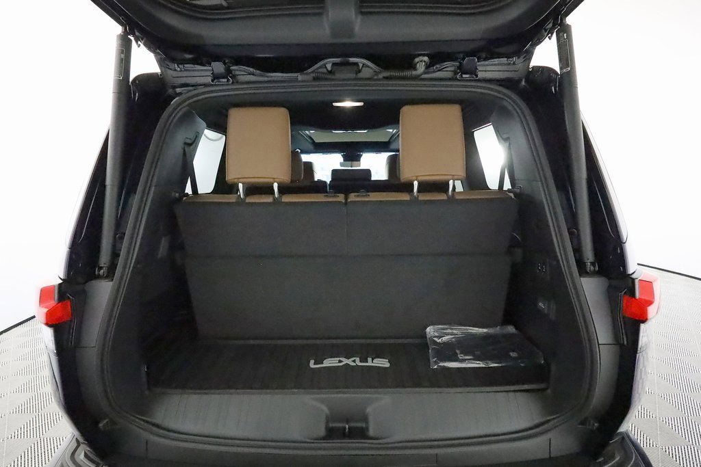 Used 2025 Lexus GX 550 w/ Accessory Package (2T) image 13