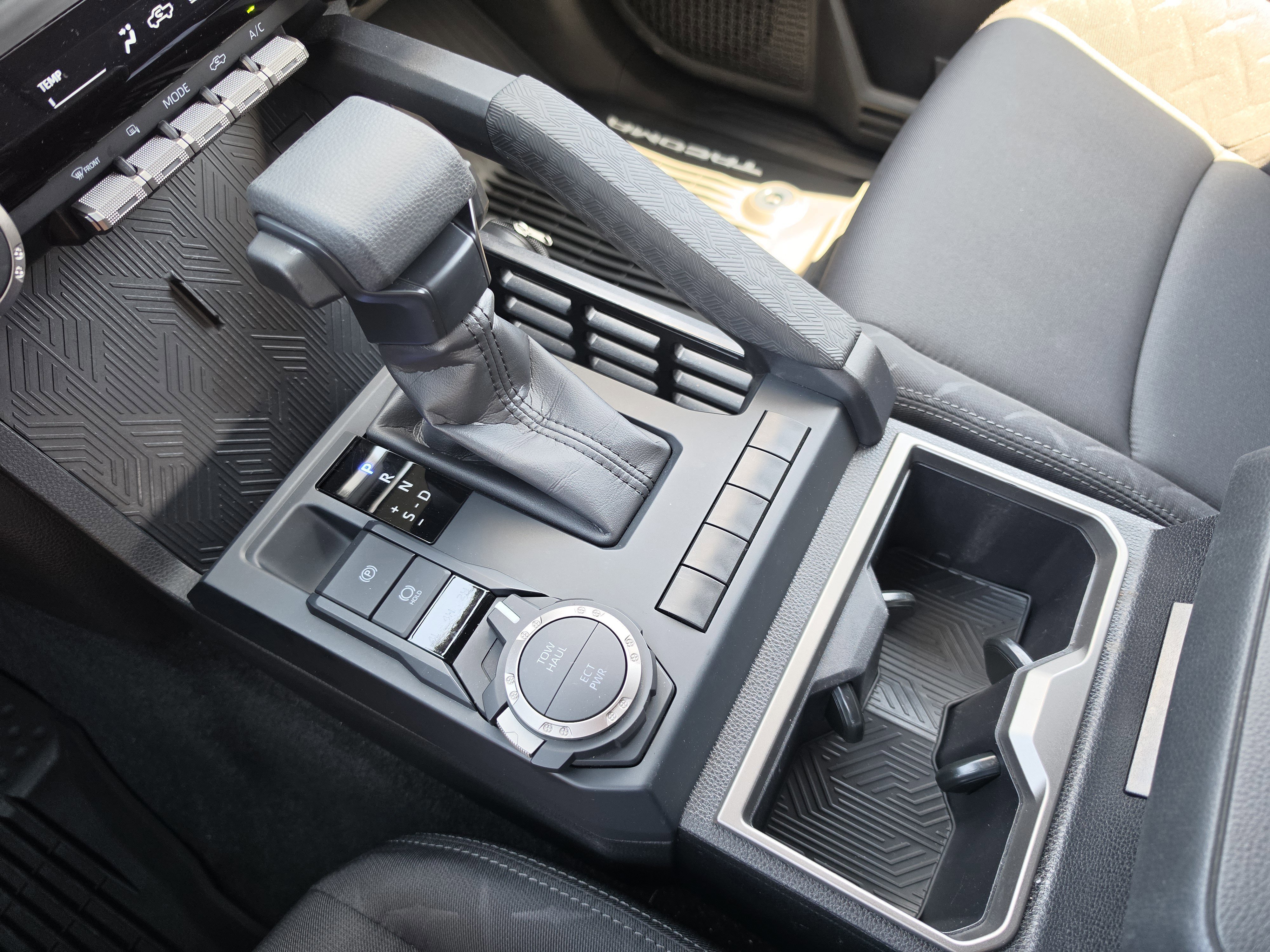 Certified 2025 Toyota Tacoma SR5 AWD/4WD image 22
