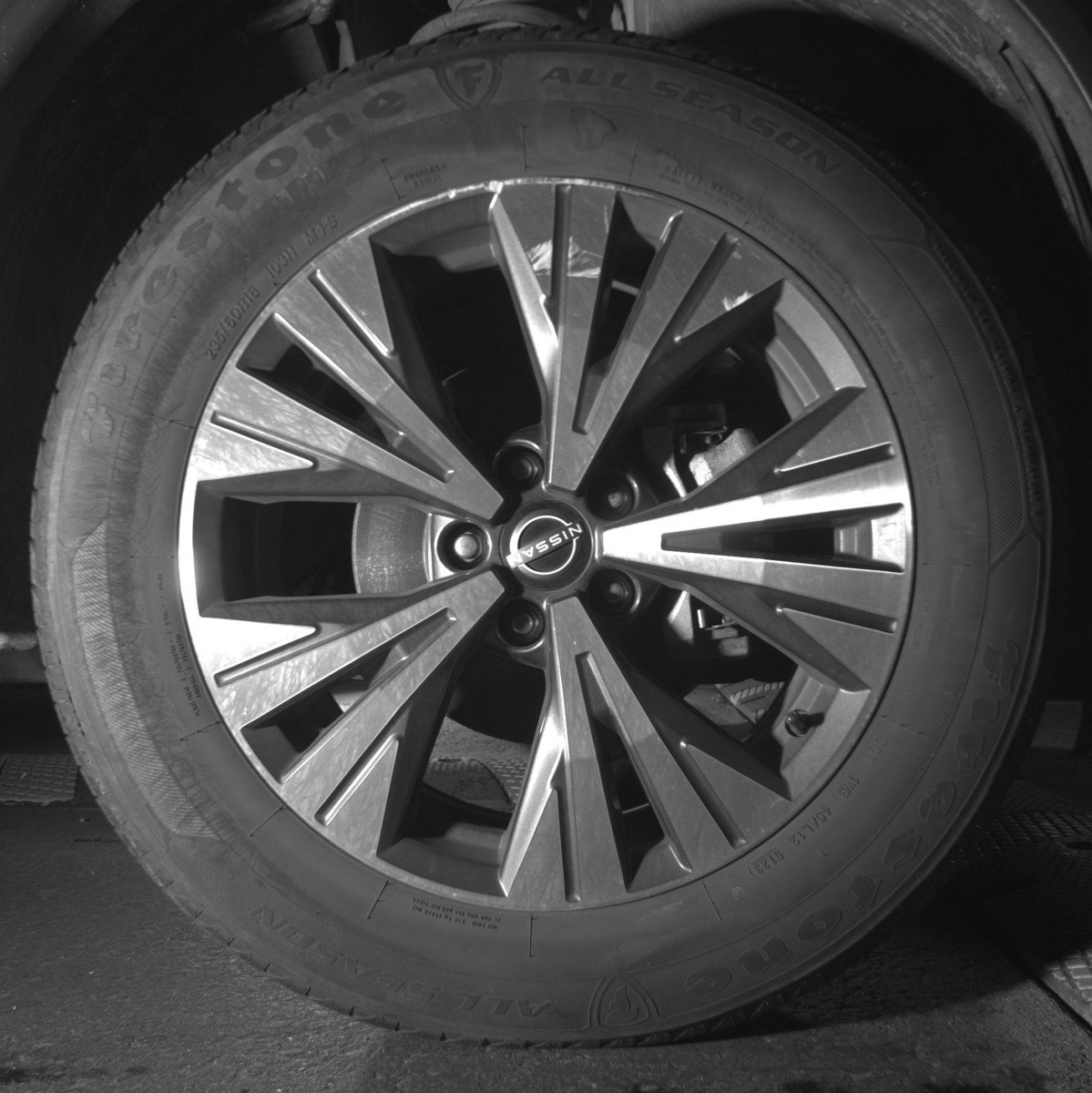 Used 2023 Nissan Rogue SV AWD/4WD image 13