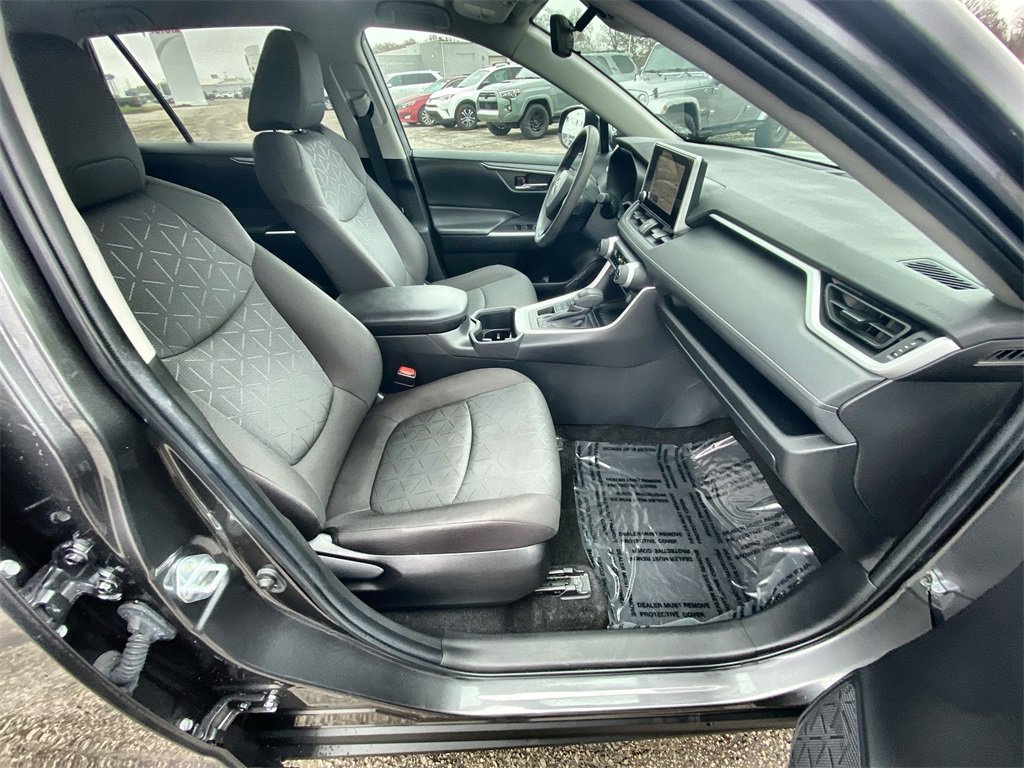 Used 2023 Toyota RAV4 XLE image 25