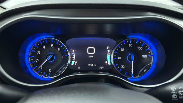 Used 2024 Chrysler Pacifica Touring-L FWD image 24
