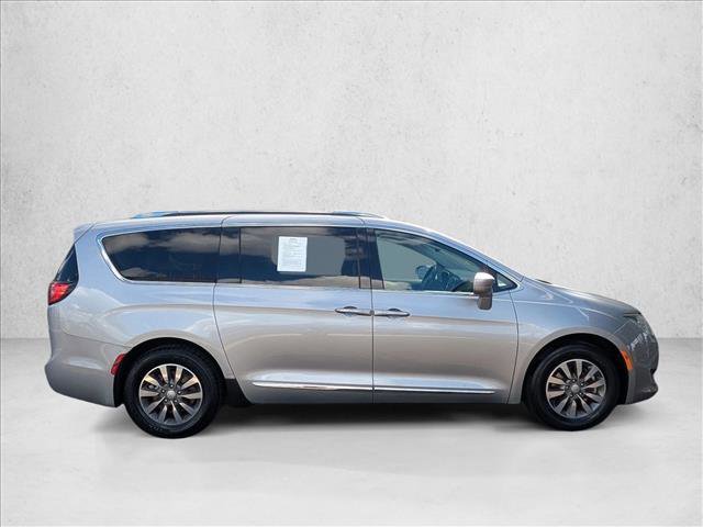 Used 2019 Chrysler Pacifica Touring-L Plus image 4