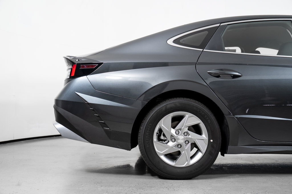 New 2026 Hyundai Sonata SE FWD image 5