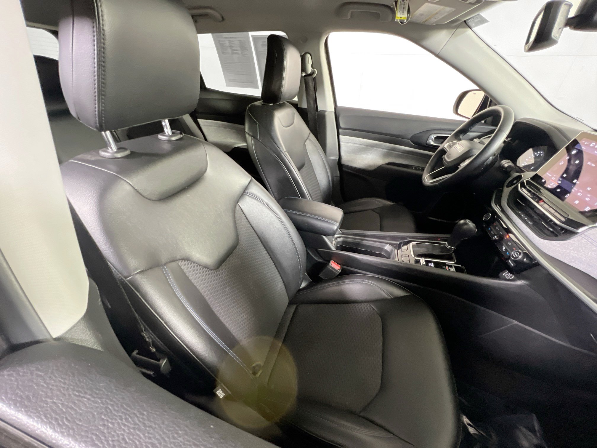 Used 2022 Jeep Compass Latitude w/ Convenience Group AWD/4WD image 25
