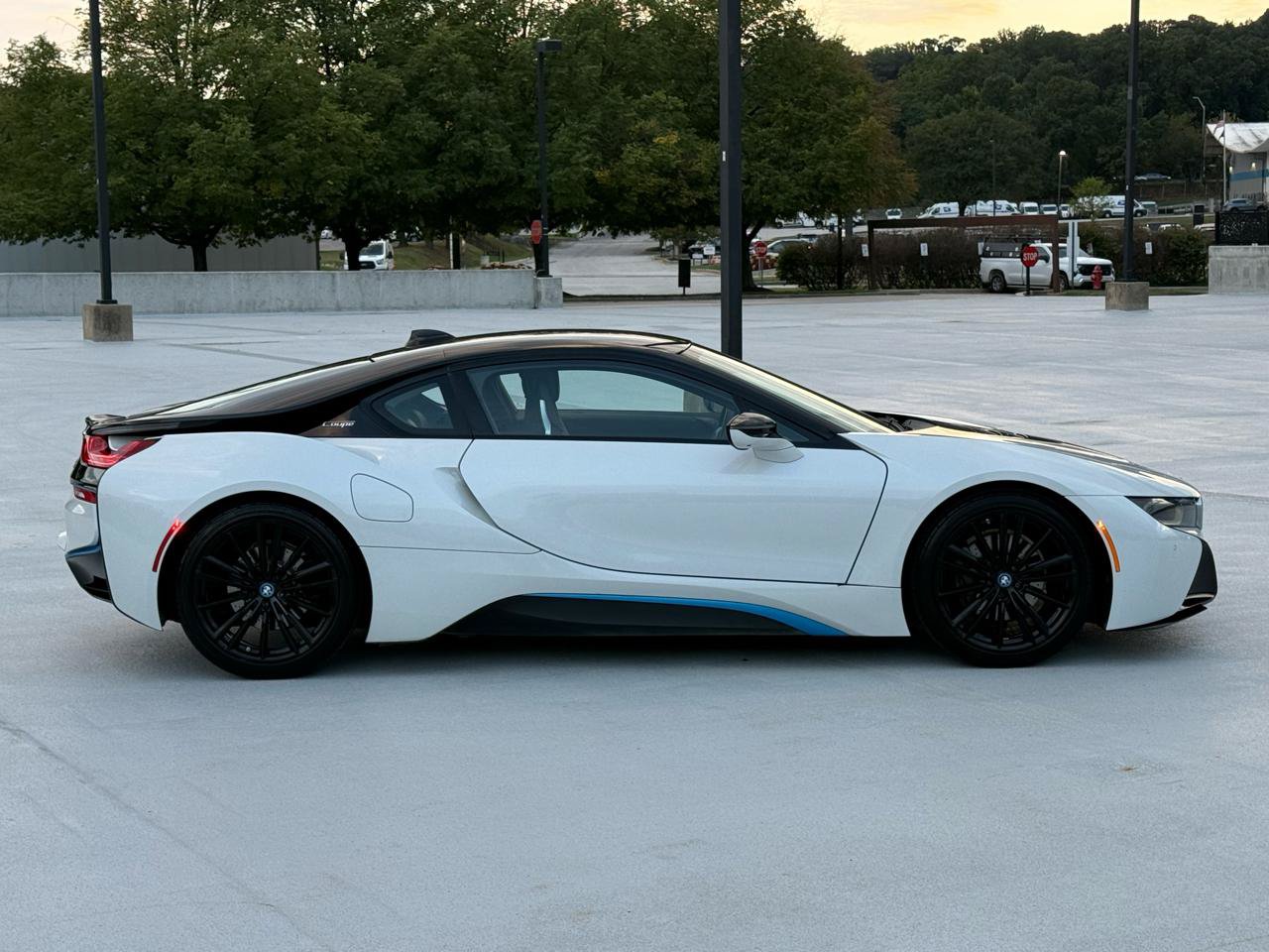 Used 2019 BMW i8 Coupe AWD/4WD image 33