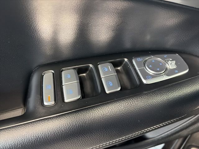 Used 2025 Genesis G70 2.5T image 15