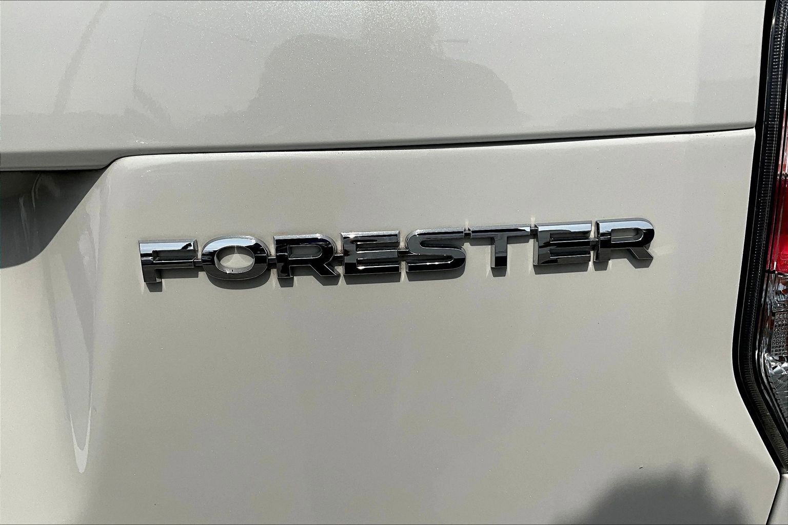 Used 2018 Subaru Forester 2.5i Touring AWD/4WD image 32