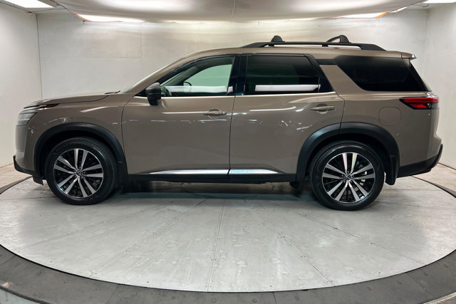 Certified 2023 Nissan Pathfinder Platinum FWD image 2