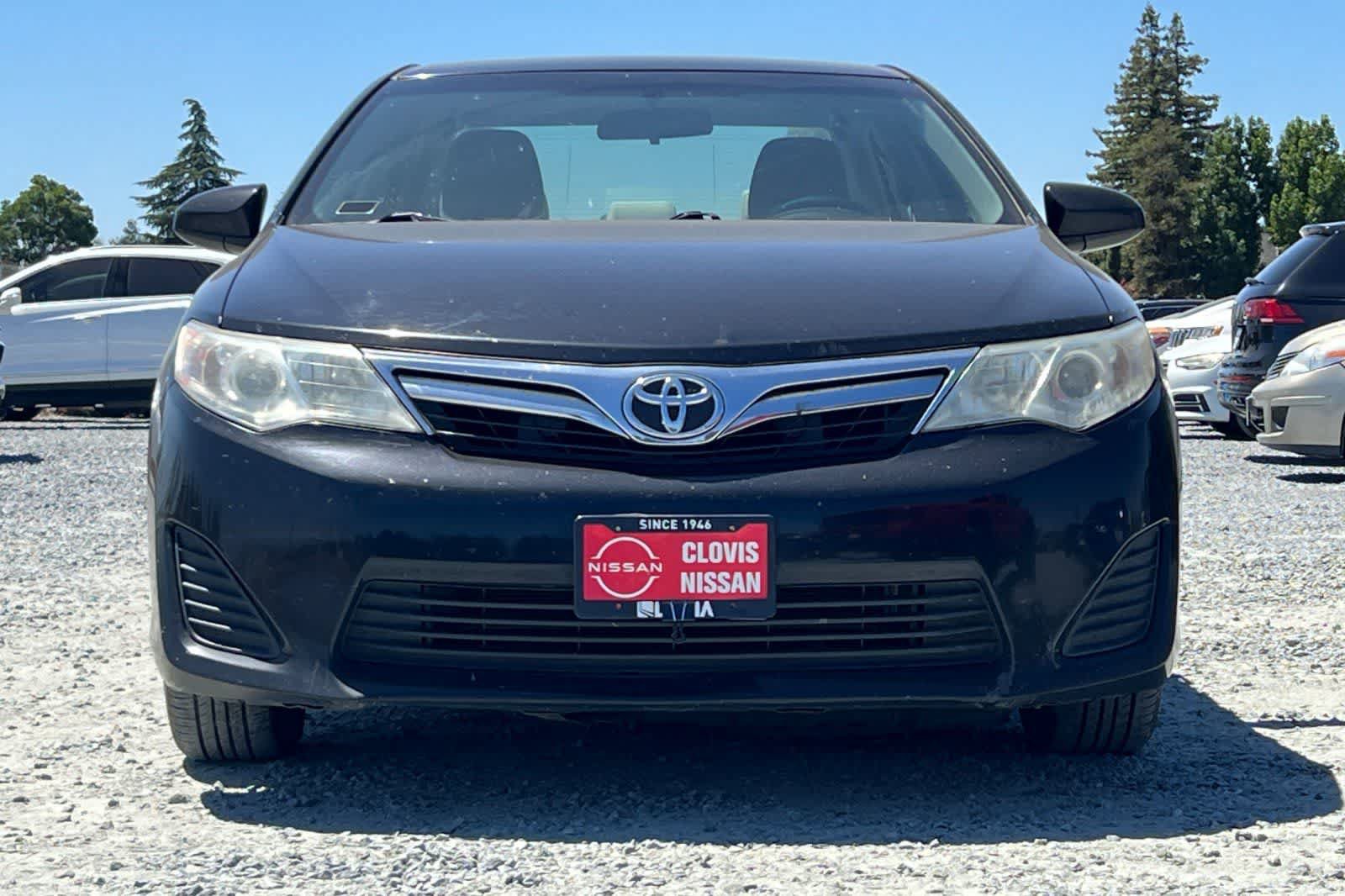 Used 2014 Toyota Camry LE FWD image 11