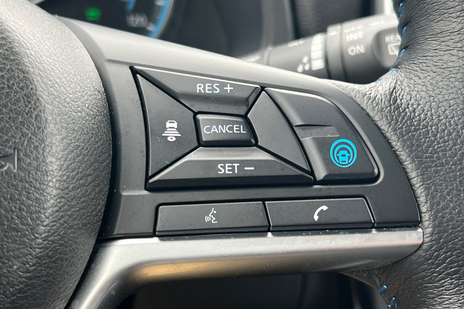 Certified 2024 Nissan Leaf SV Plus FWD image 29