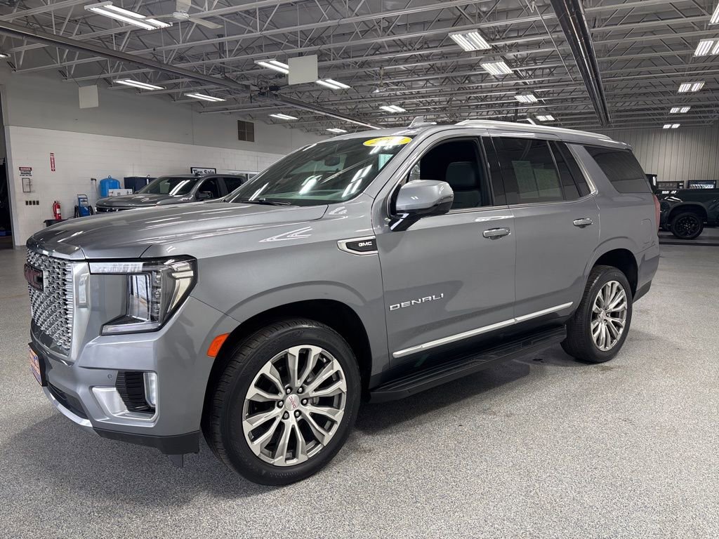 Used 2021 GMC Yukon Denali w/ LPO, Illumination Package image 3