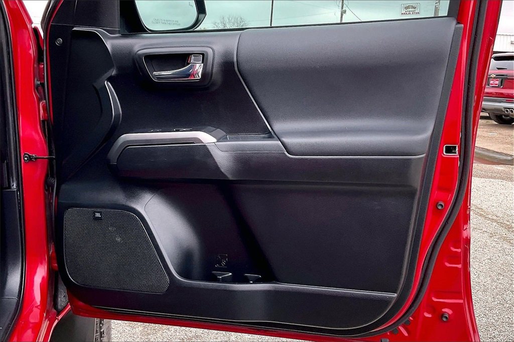 Used 2021 Toyota Tacoma TRD Off-Road w/ TRD Premium Off Road Package image 29