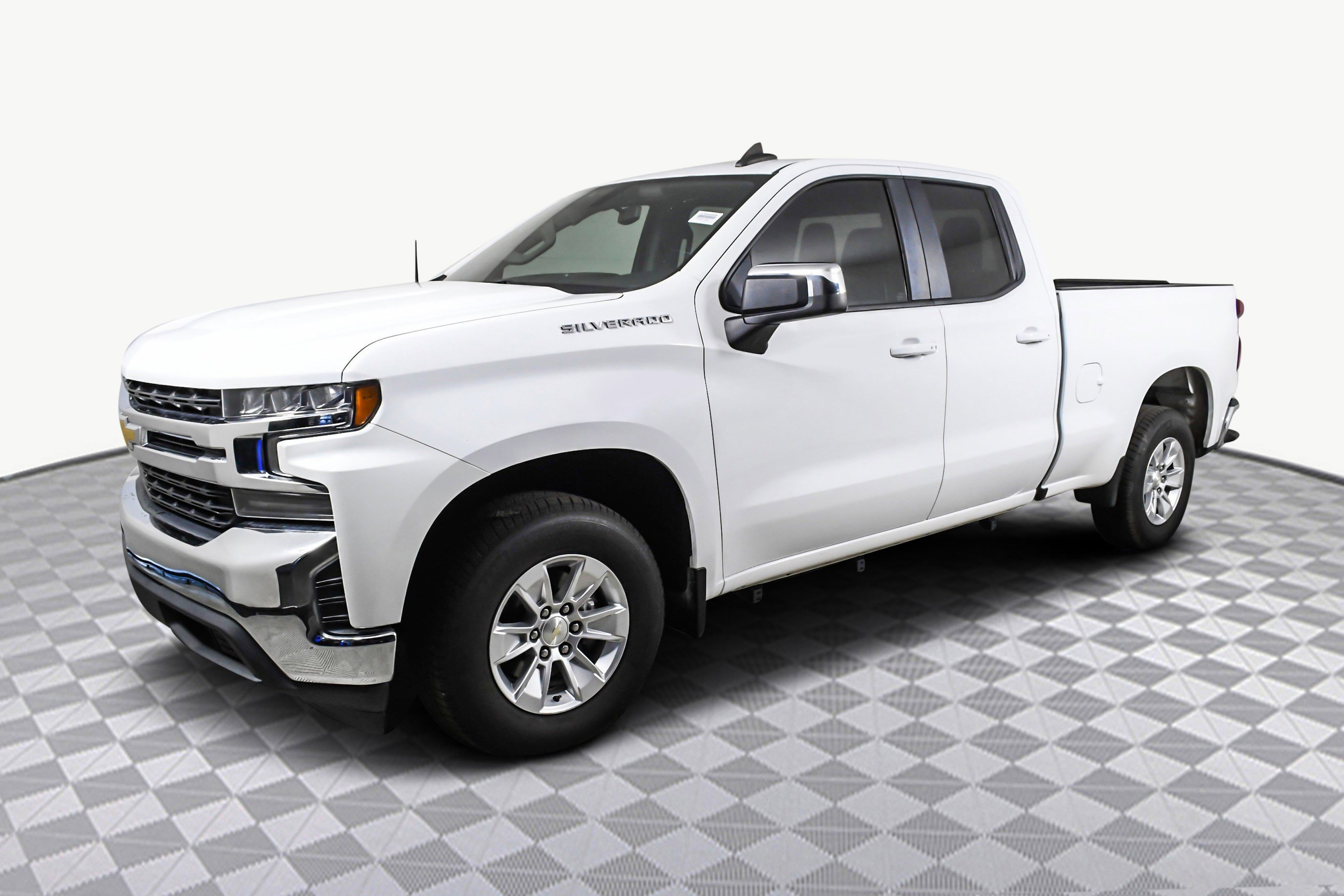 Used 2019 Chevrolet Silverado 1500 LT w/ All-Star Edition image 4
